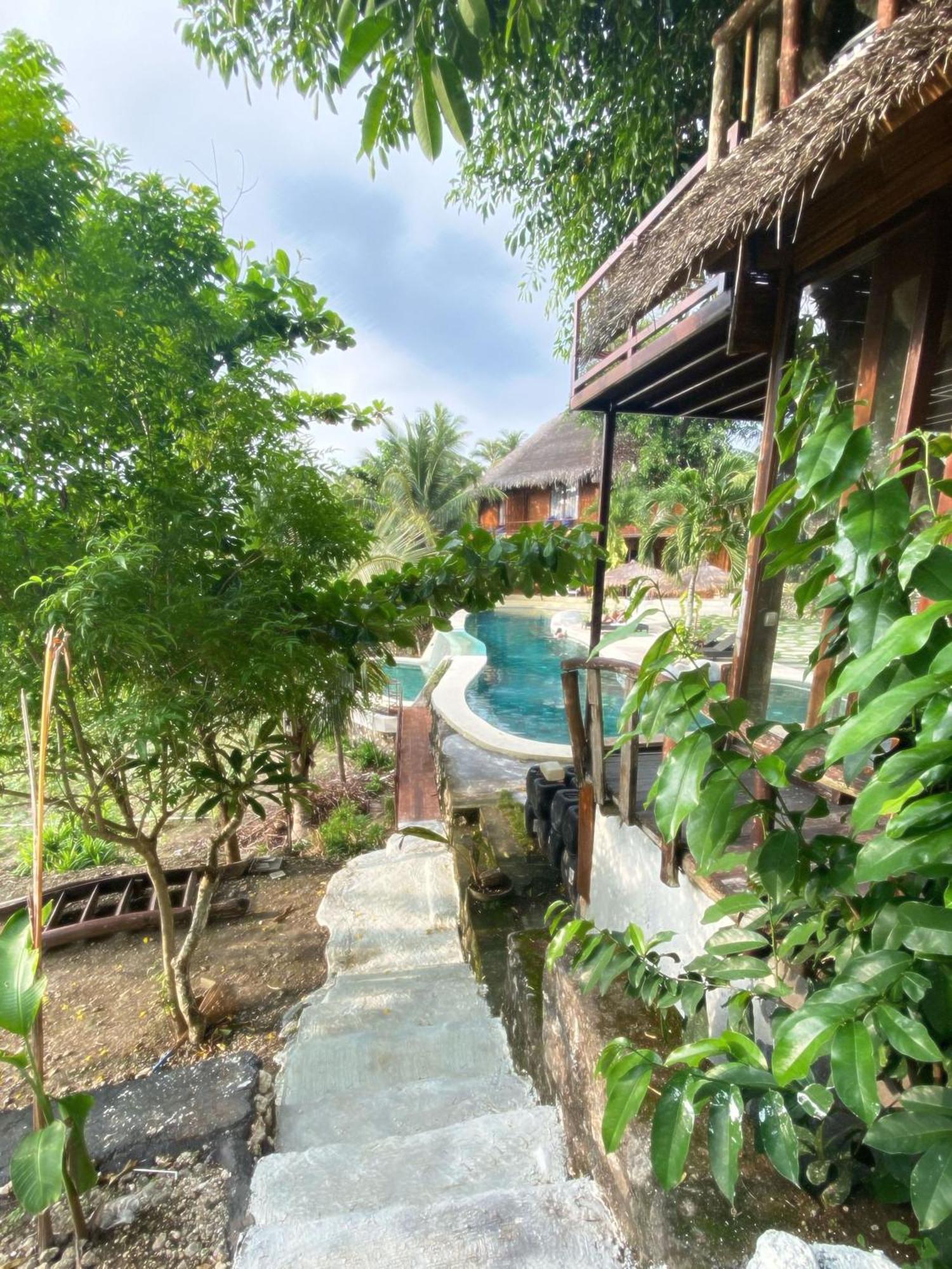 Gading Tree House Villa Batununggul Exterior photo